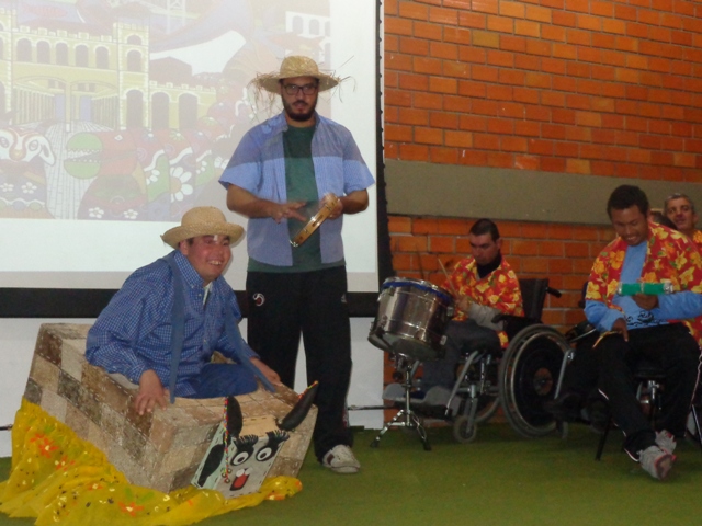 Boi-de-mamão da FCEE se apresenta no Festival de Folclore