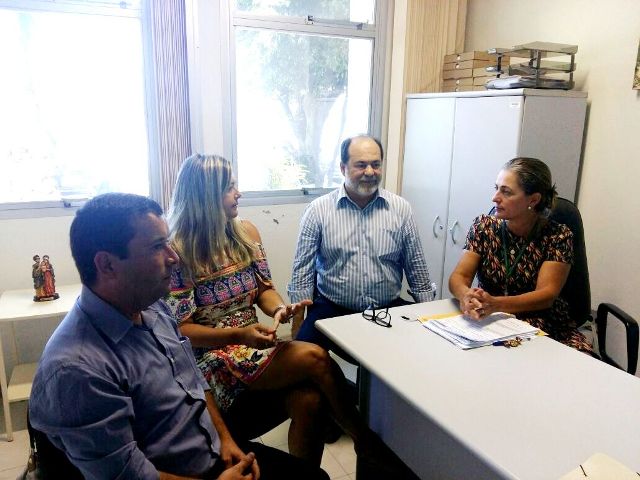Reunião no Hospital Regional de São José discute atendimentos do Serviço de Reabilitação Visual